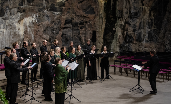 Helsingin kamarikuoro kantaesittämässä teosta The World Tree 18.11.2025 , kuvaaja: Ella Kiviniemi